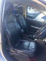 sada kožených sedaček